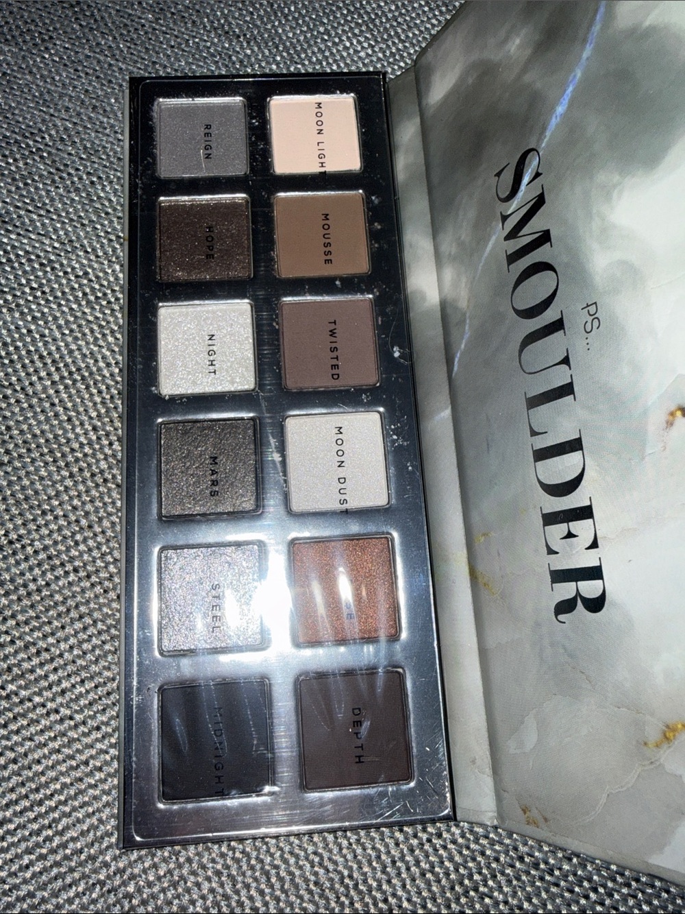 Smoulder Smokey eyeshadow pallet NEW